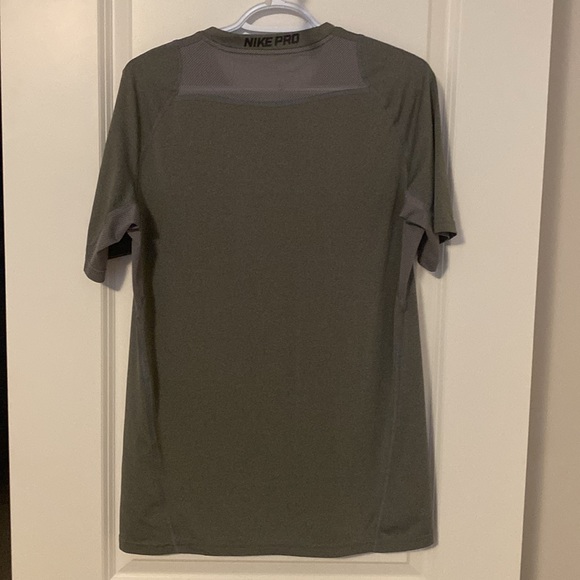 Nike Pro dri-fit tshirt. Men’s size medium. EUC - Picture 3 of 4